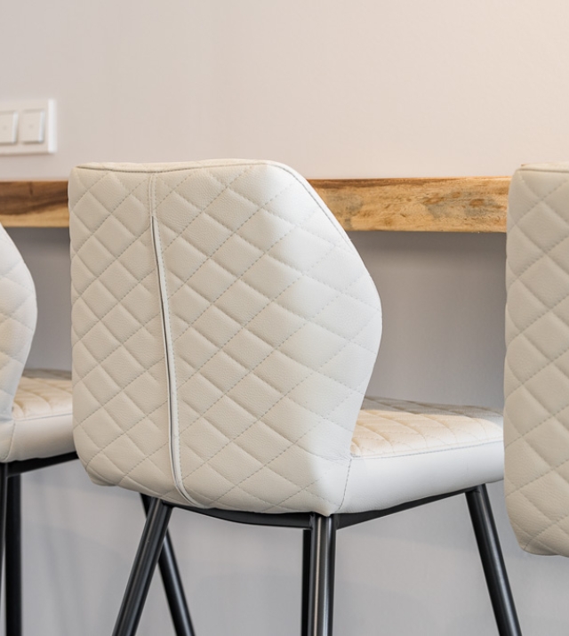 Resa Estates Ibiza te koop appartement Vadella Mar zee zicht details bar.jpg